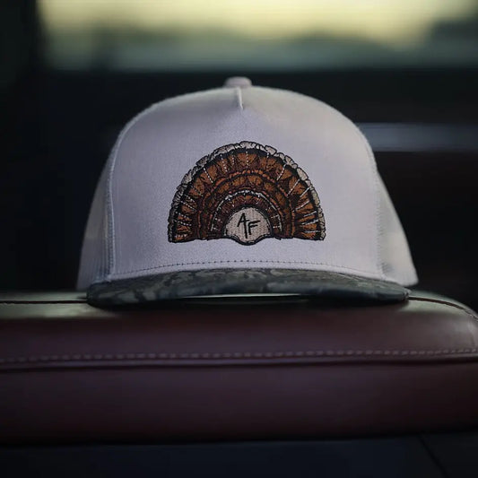 American Fetcher 18 Feathers - Cream Treestand Bill